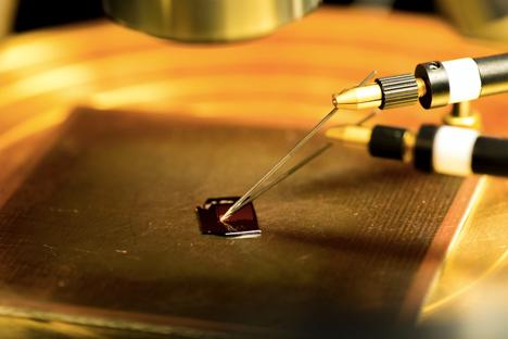 1000 single nano-tube transistors on a chip @ Aalto university