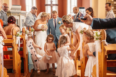 Hochzeitsfotograf Magdeburg - natürliche Hochzeitsfotos, Getting Ready, professioneller Hochzeitsfotograf, Kirchliche Trauung im Magdeburger Dom