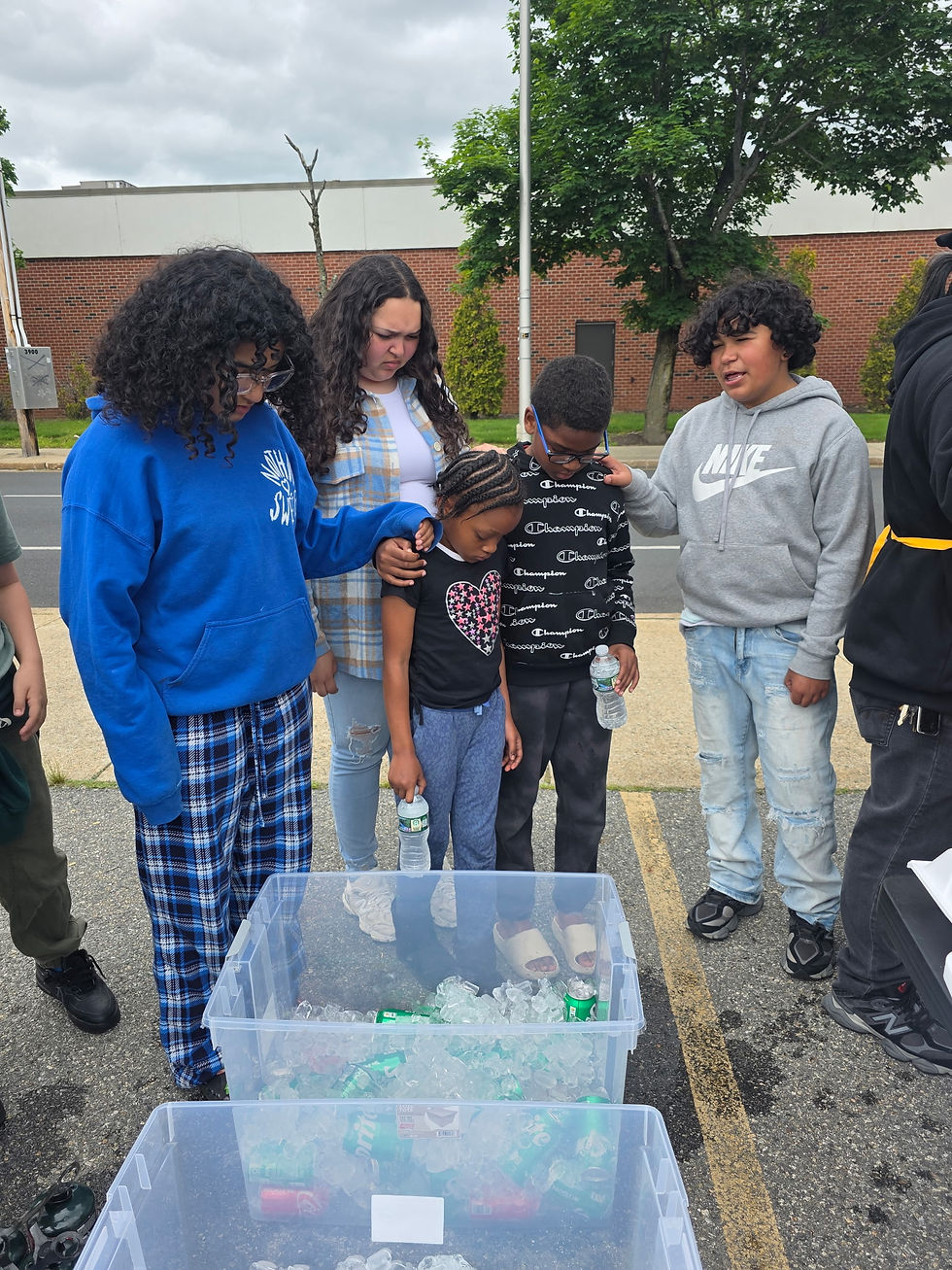 YOUTH PRAYING FOR KIDS
