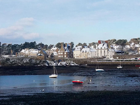 Squid fishing at the Solidor Slipway, Saint Malo: technical but incredibly addictive.