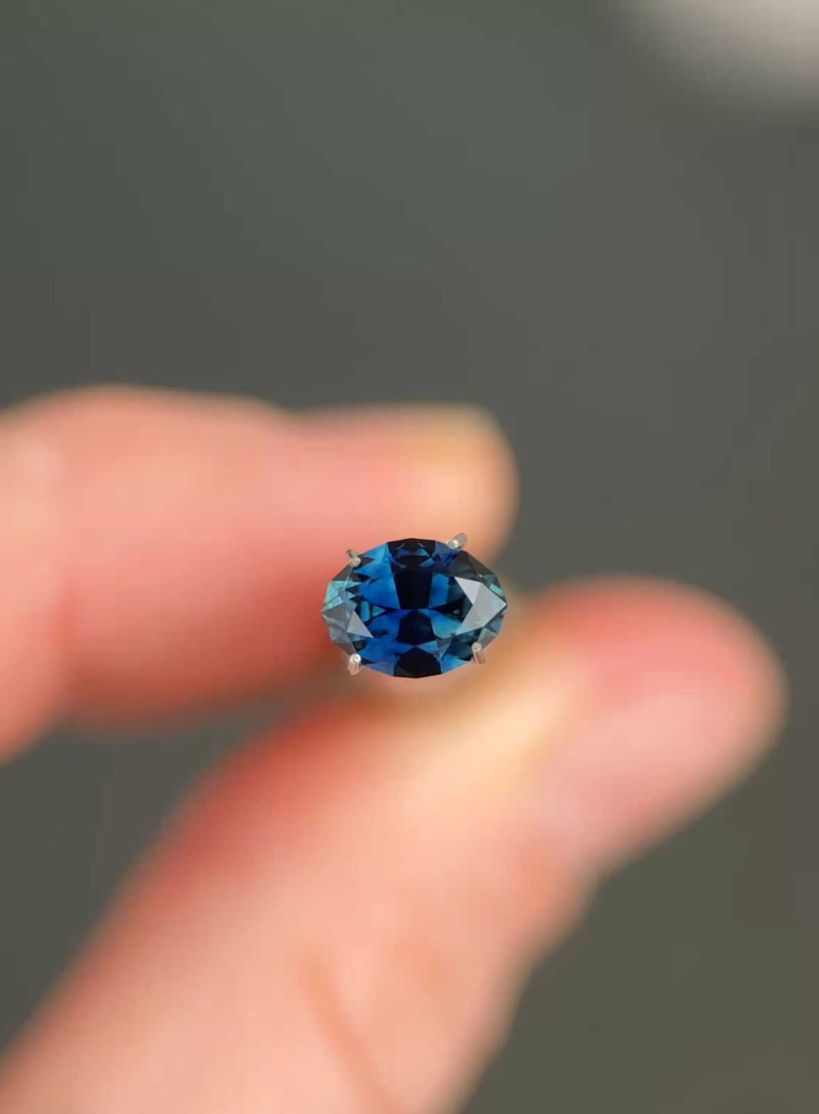 1.43ct Oval cut blue Australian parti Sapphire