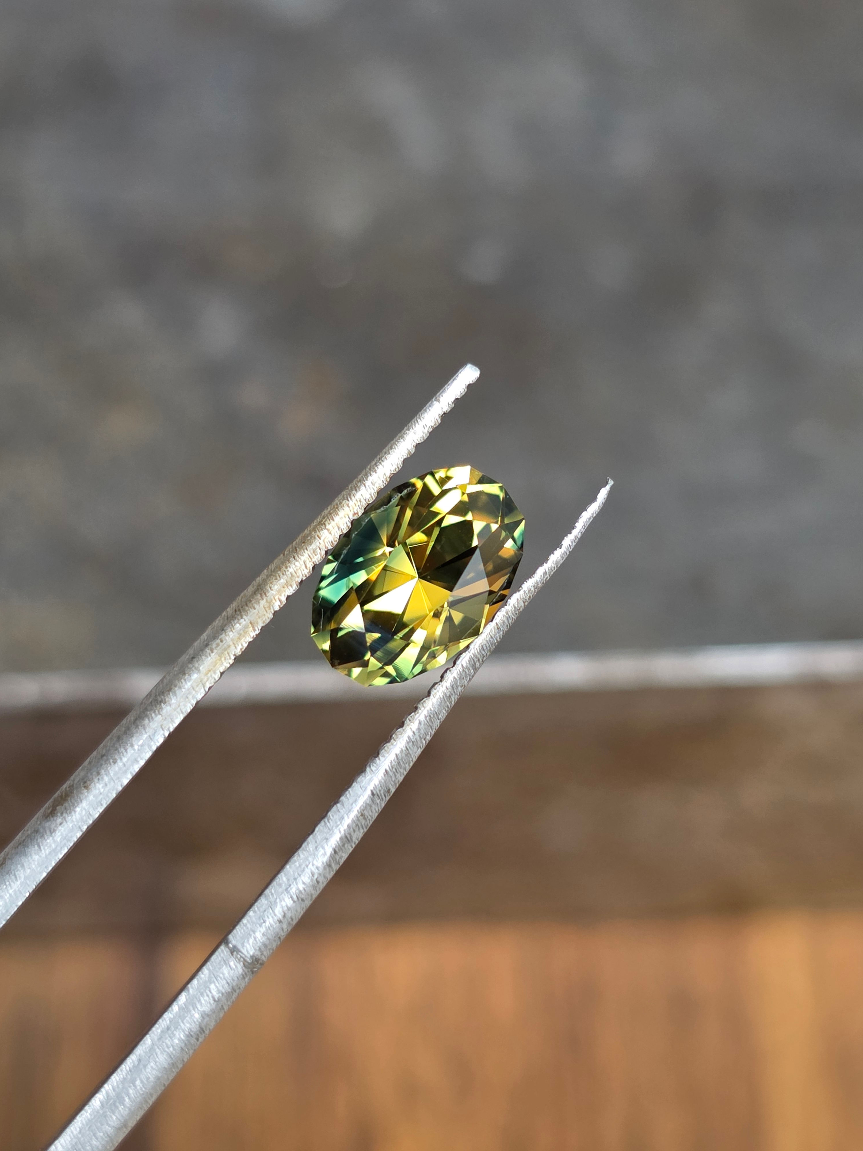 1.50ct Oval cut Australian Yellow Blue parti sapphire