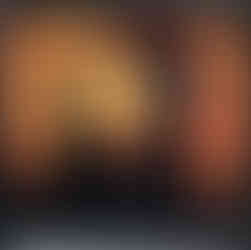 Lou Reed- Rock 'n roll animal (1974) foto del cantante truccato a braccia alzate