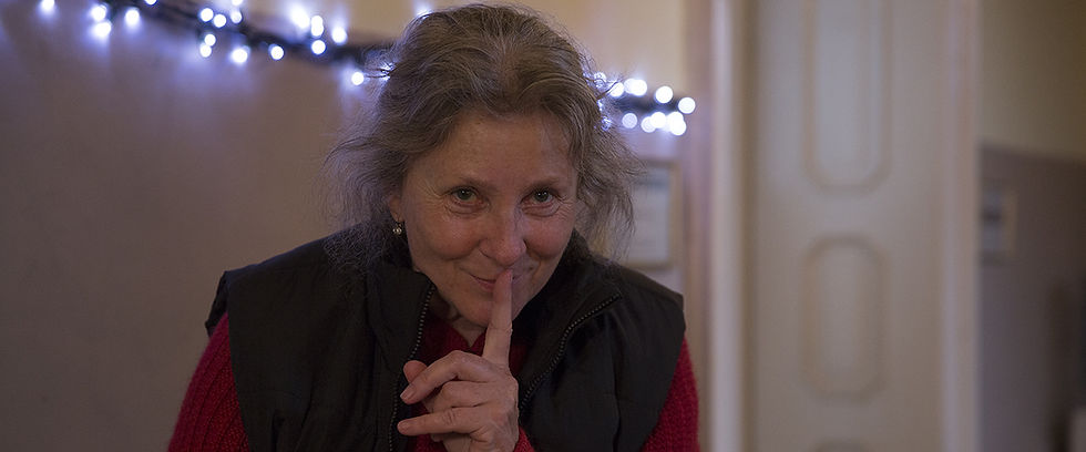 Janina, interpretata da Agnieszka Mandat-Grabka nel film Pokot di Agnieszka Holland, tratto dal romanzo di Olga Tokarczuk