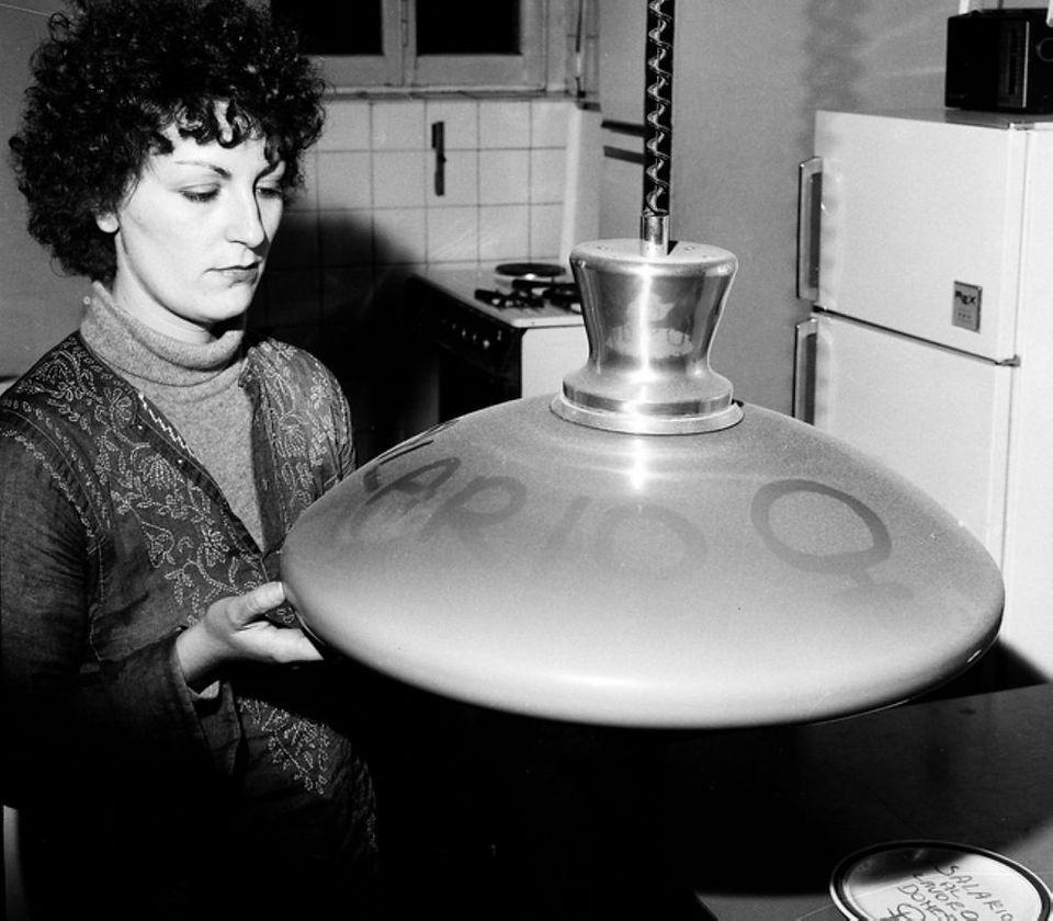 Milli Gandini, fotografia esposta nella mostra La mamma è uscita, 1975. La donna ritratta è Mirella 
