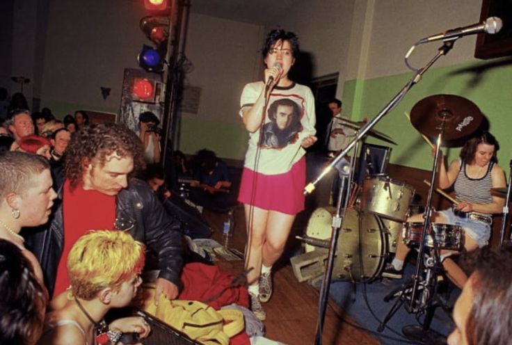 Bikini kill Riot grrrl
