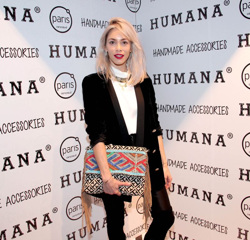 HUMANA EN TIENDAS PARIS