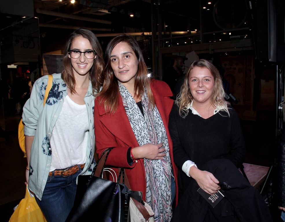 HUMANA EN TIENDAS PARIS