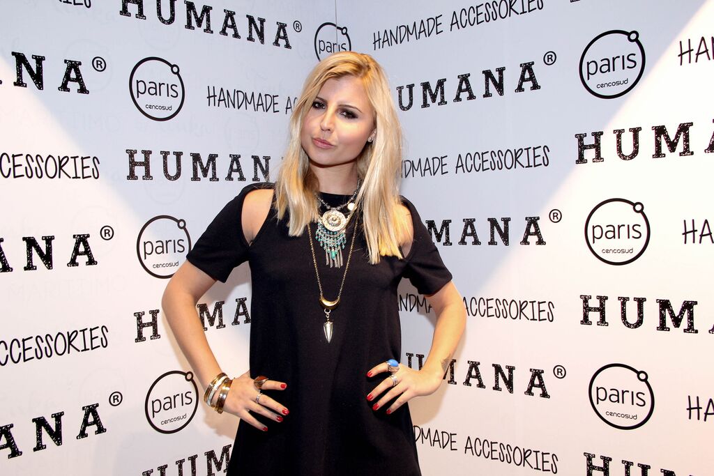 HUMANA EN TIENDAS PARIS