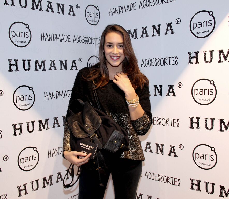 HUMANA EN TIENDAS PARIS