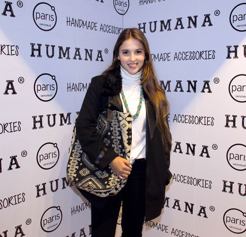 HUMANA EN TIENDAS PARIS