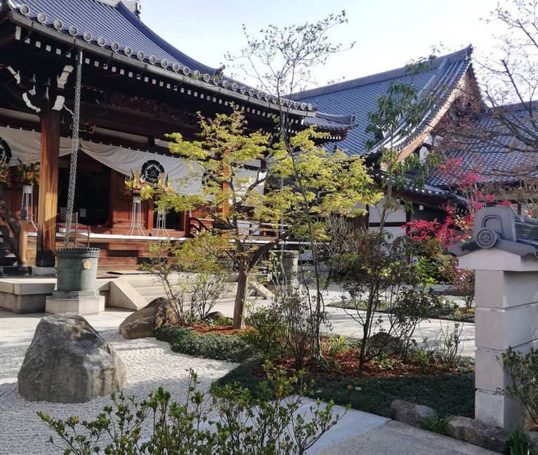 寺院の庭　枯山水　自然風