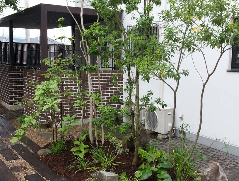 雑木の庭　枕木