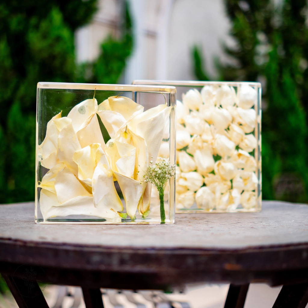 Buquê preservado em resina artística produzido pela Resinas Magri.