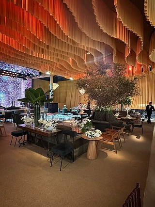 Buffet de eventos em São José do Rio Preto com mesa gastronômica decorada em celebração social ou corporativa.