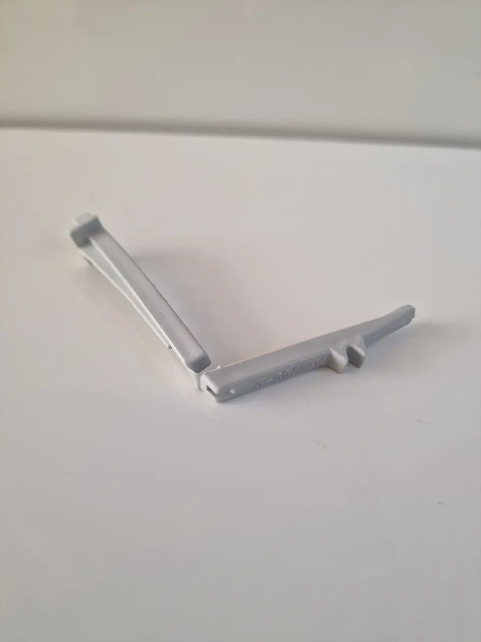 1984 WHALE PUSH BUTTON