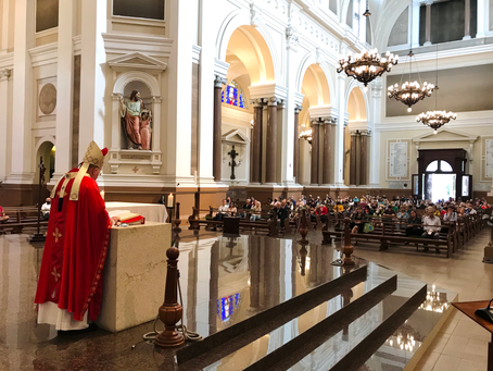 Missa do Domingo de Ramos marca início da Semana Santa, na Catedral Metropolitana de Porto Alegre