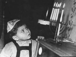 Slideshow and writing exercise: Jewish holidays behind the Iron Curtain