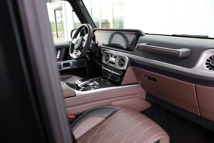 Mercedes- AMG G63 -Sixième page galerie - Location de voiture de luxe à Lausanne, Genève Bern, Montreux -
Vox Luxury Car