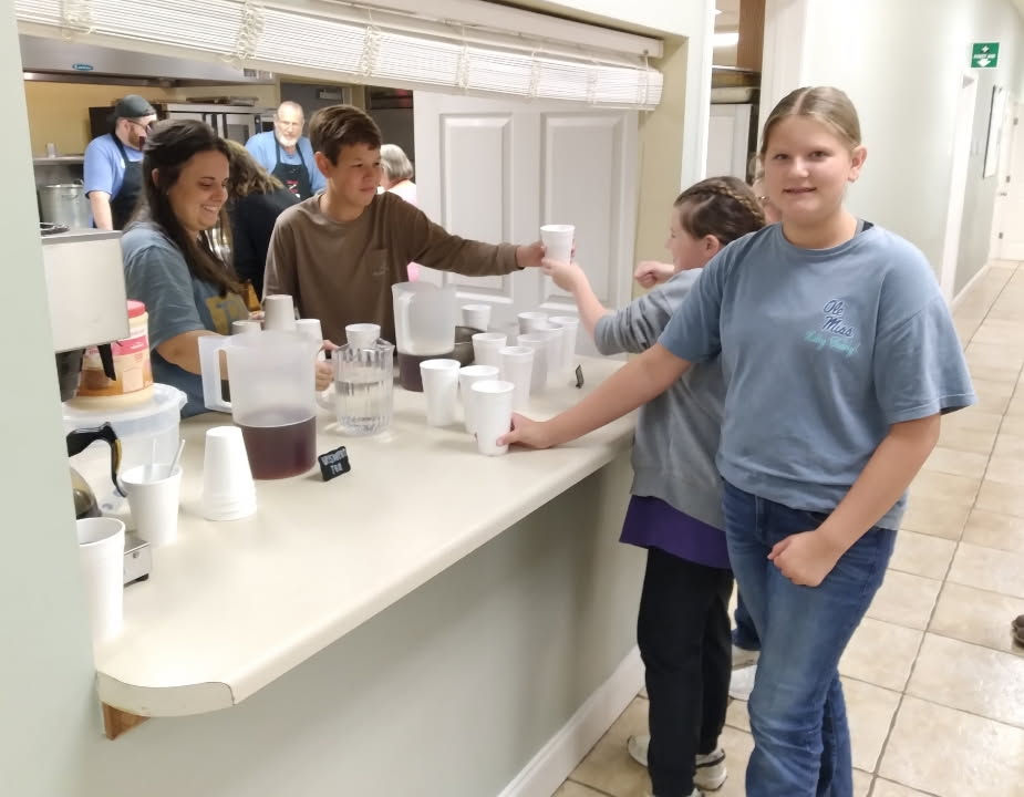 image2 Tornado Disaster Relief Lunch
