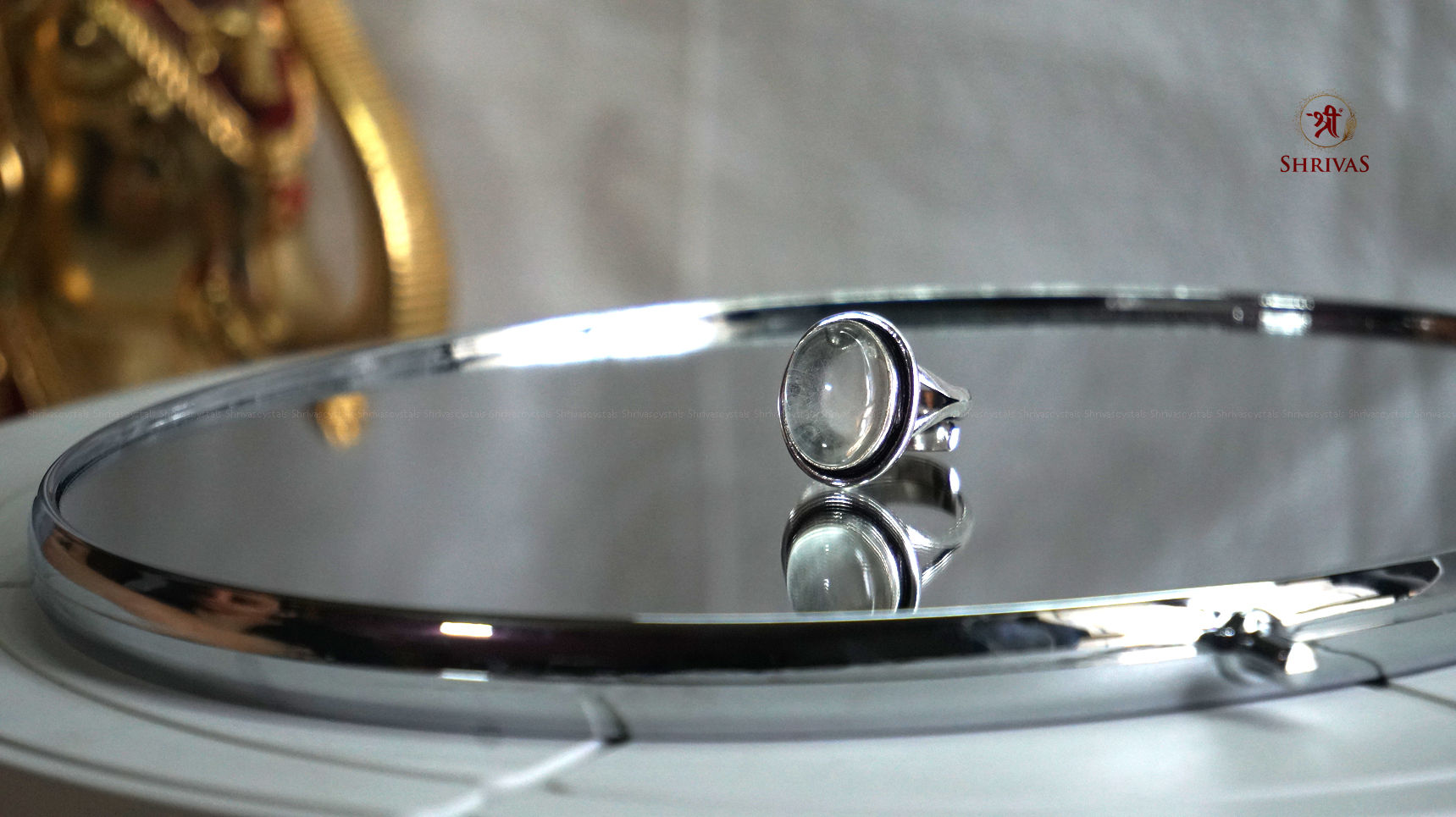 Clear quartz oval ring