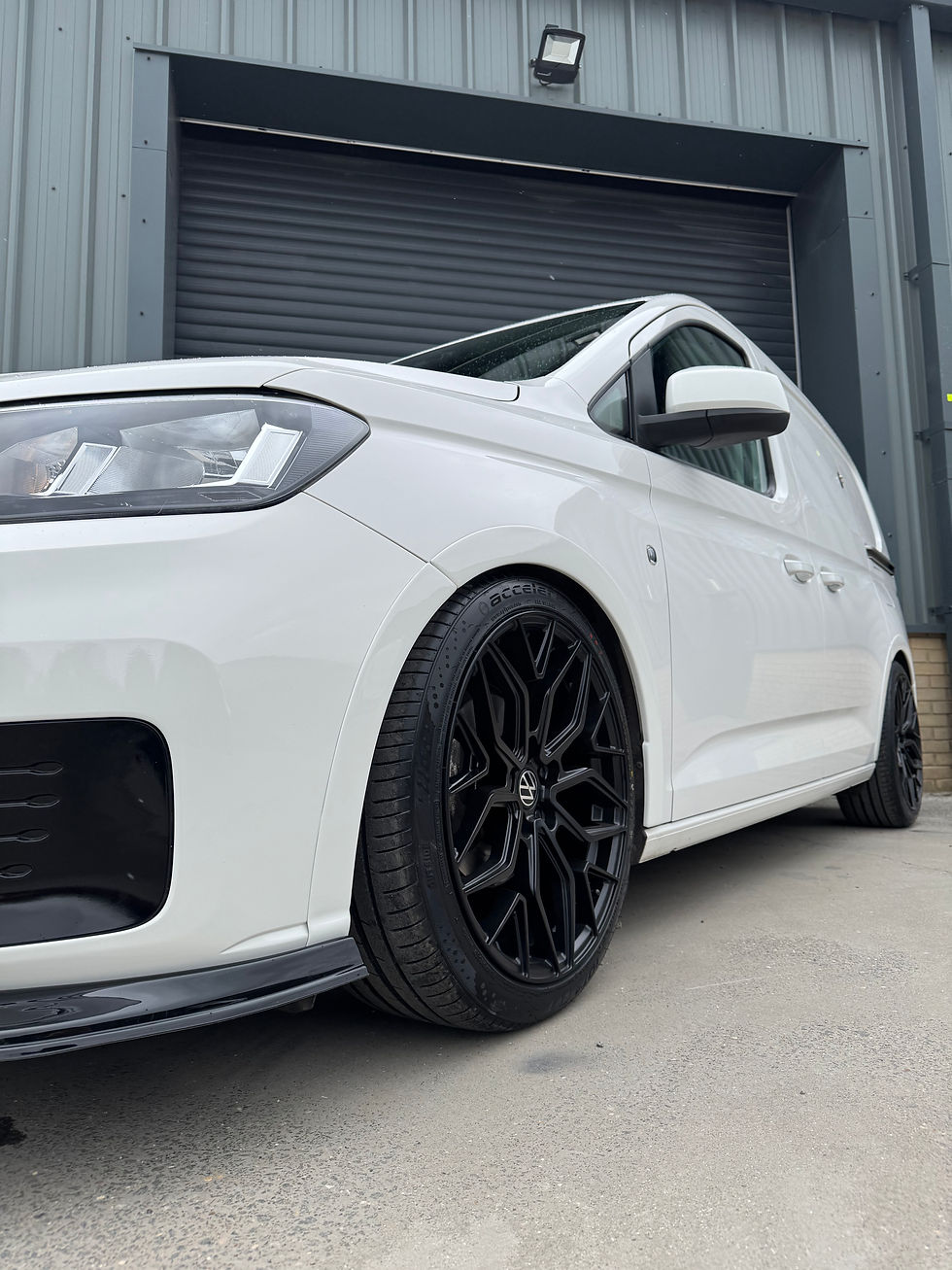 Thumbnail: 2021Vw Caddy Commerce fully colour coded in candy white 