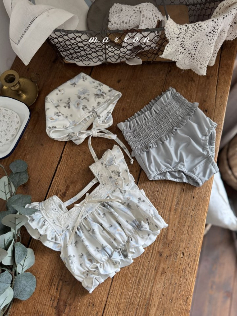 方領蝴蝶結兩件式泳衣(含帽)