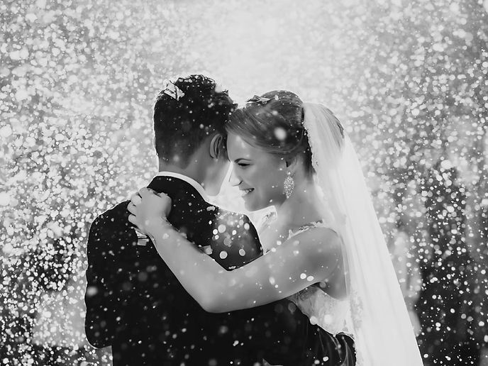 Brautpaar feiert ausgelassen mit Hochzeits-DJ Marcello in Tübingen