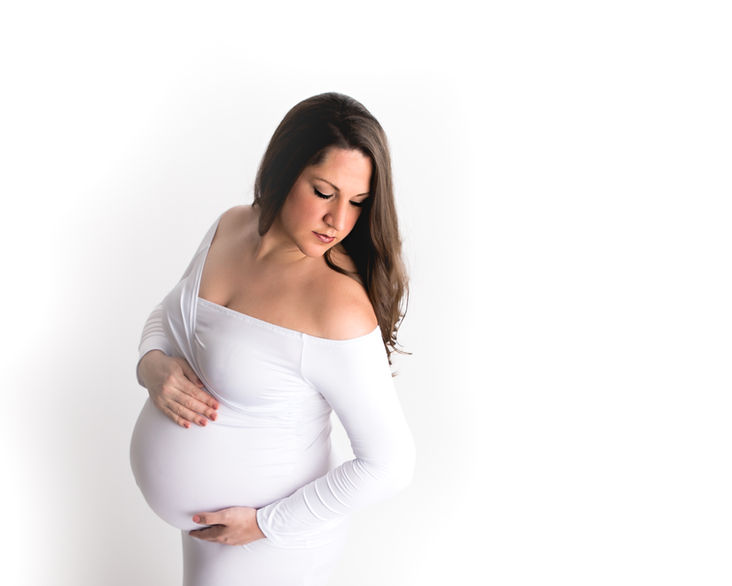 A Worthless Excuse a Woman Makes to Avoid Maternity Photos | Sarah Van Alstyne | Frisco Photographer