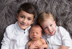 Sibling and newborn photo