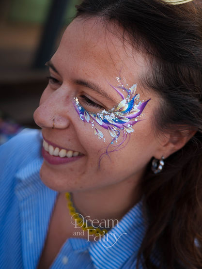 stand maquilleuses paillettes glitter bar