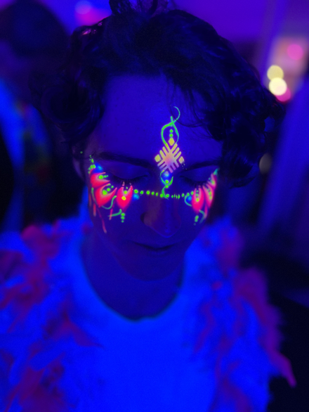 Bodypainting Maquilleuse fluo néon Paris ile de France 