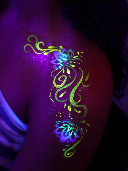 Body painting UV neon makeup artist Paris ile de France