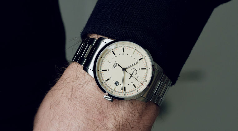 Ponctuel Auriga Cream 1-CR Review Belgium Microbrand Watch Sports Watch Cream Dial Miyota 8215 Mainspring Watch Magazine