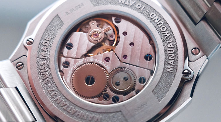 Maen Manhattan 37 Ultra-Thin Tuscan Blue Review Integrated Bracelet Sports Watch Swedish Brand Micro and Independent Horology Mainspring Watch Magazine