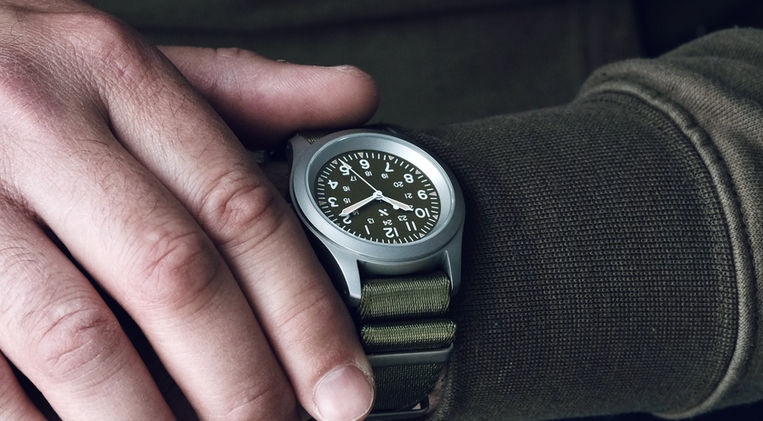 namokiMODS NMK09 Field Khaki Review Seiiko NH35 Military Mainspring Watch Magazine
