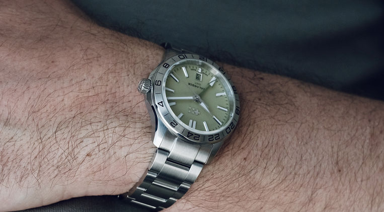 Christopher Ward Sealander GMT Pistachio 39mm Review British Watch Brand Sellita SW330-2 Mainspring Watch Magazine