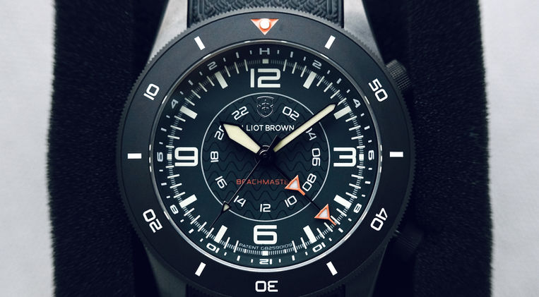 Elliot Brown Beachmaster NIVO- 0H0-623 Review British Brand Military Tool Watch Quartz GMT Mainspring Watch Magazine