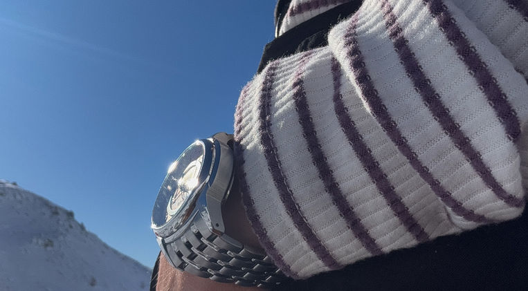 Vario Empire Seasons True GMT Autumn Salmon Review @sophies.watch.world for Mainspring Watch Magazine