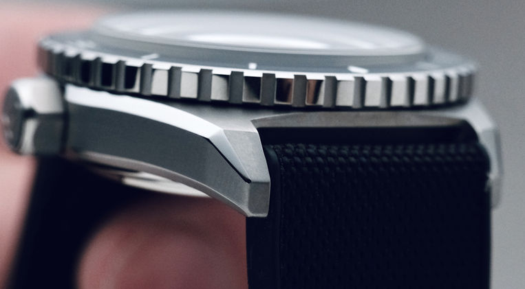 Trematic T-Five Beigua Maris Shadow Review Italian Brand Grade 5 Titanium Dive Watch La Joux-Perret G101 Swiss Made Mainspring Watch Magazine