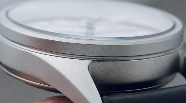 Unimatic Modello Cinque UT5-GO Review Alpine Alps Collection Sports Watch Seiko VH31 Shock Resistant Mainspring Watch Magazine