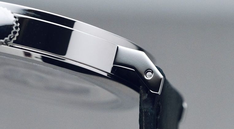 Nomos Tangente 38 Update Reference 147 Review Glashütte German Watch Brand In-House Caliber Mainspring Watch Magazine