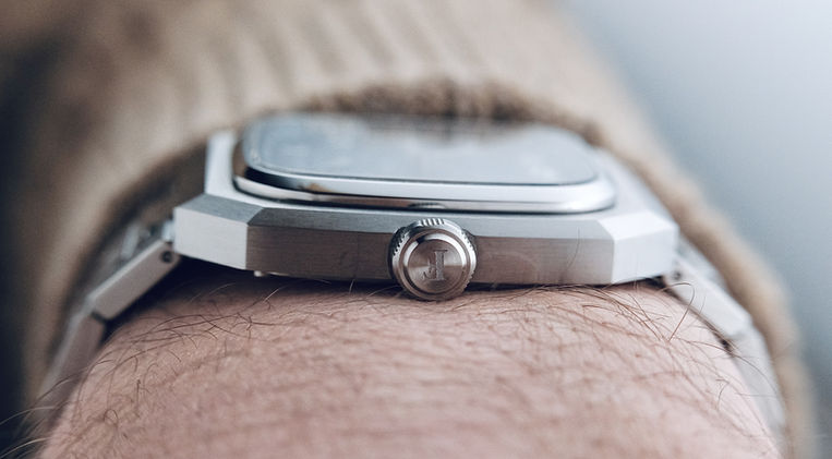 Feynman VI Midnight Blue Singapore Brand TV Shaped Case Everyday Watch Review