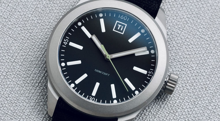 BiGi Design Ti Base Line Field Watch Review Grade 2 Titanium Case RZE Seiko VH31 Mainspring Watch Magazine
