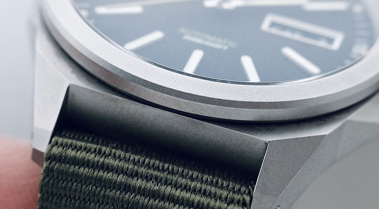 Bigi Design Ti Field Watch Stonewashed Review Tool Watch Titanium Microrbrand Watch RZE Mainspring Watch Magazine