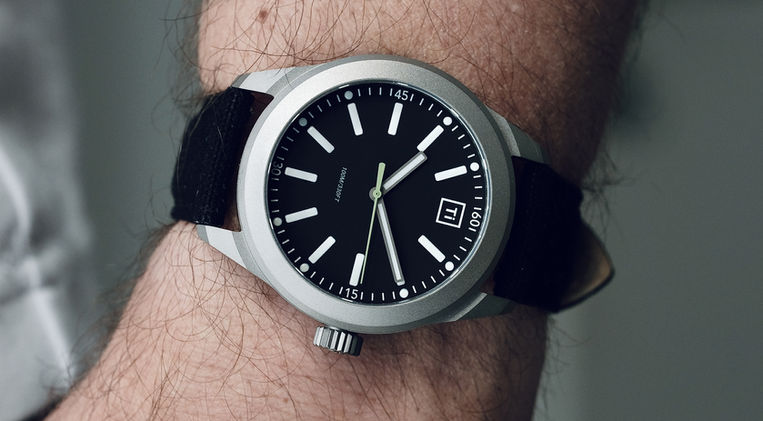 BiGi Design Ti Base Line Field Watch Review Grade 2 Titanium Case RZE Seiko VH31 Mainspring Watch Magazine