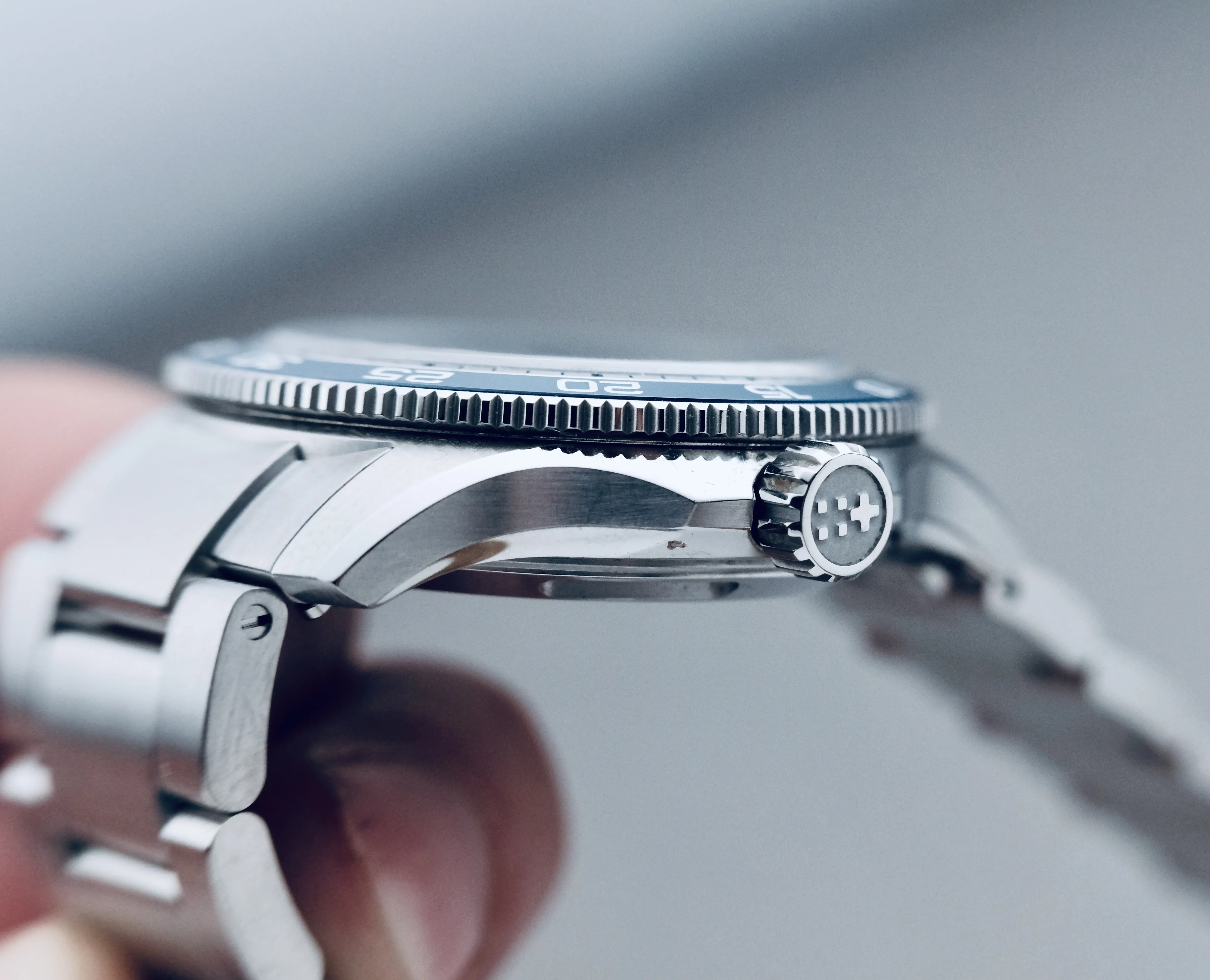 Christopher Ward_C60TridentPro300_Review_Mainspring_6.webp
