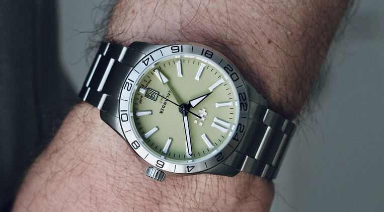 Christopher Ward Sealander GMT Pistachio 39mm Review British Watch Brand Sellita SW330-2 Mainspring Watch Magazine