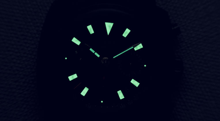 Sunrex Banana Reef Review SolarQuartz Chronograph Diver Microbrand Mainspring Watch Magazine