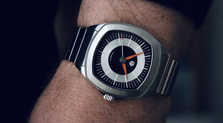 Ferro & Company Time Master 70 Silver Review Mainspring Watch Magazine Vintage Horology